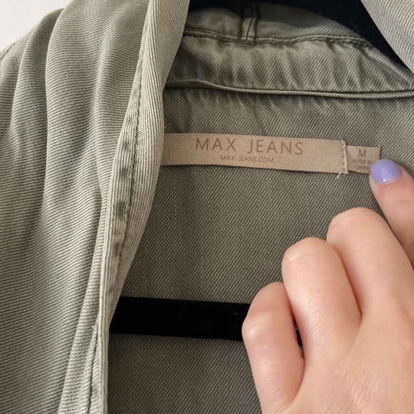 Women’s Light Jacket - Picture 2 of 6